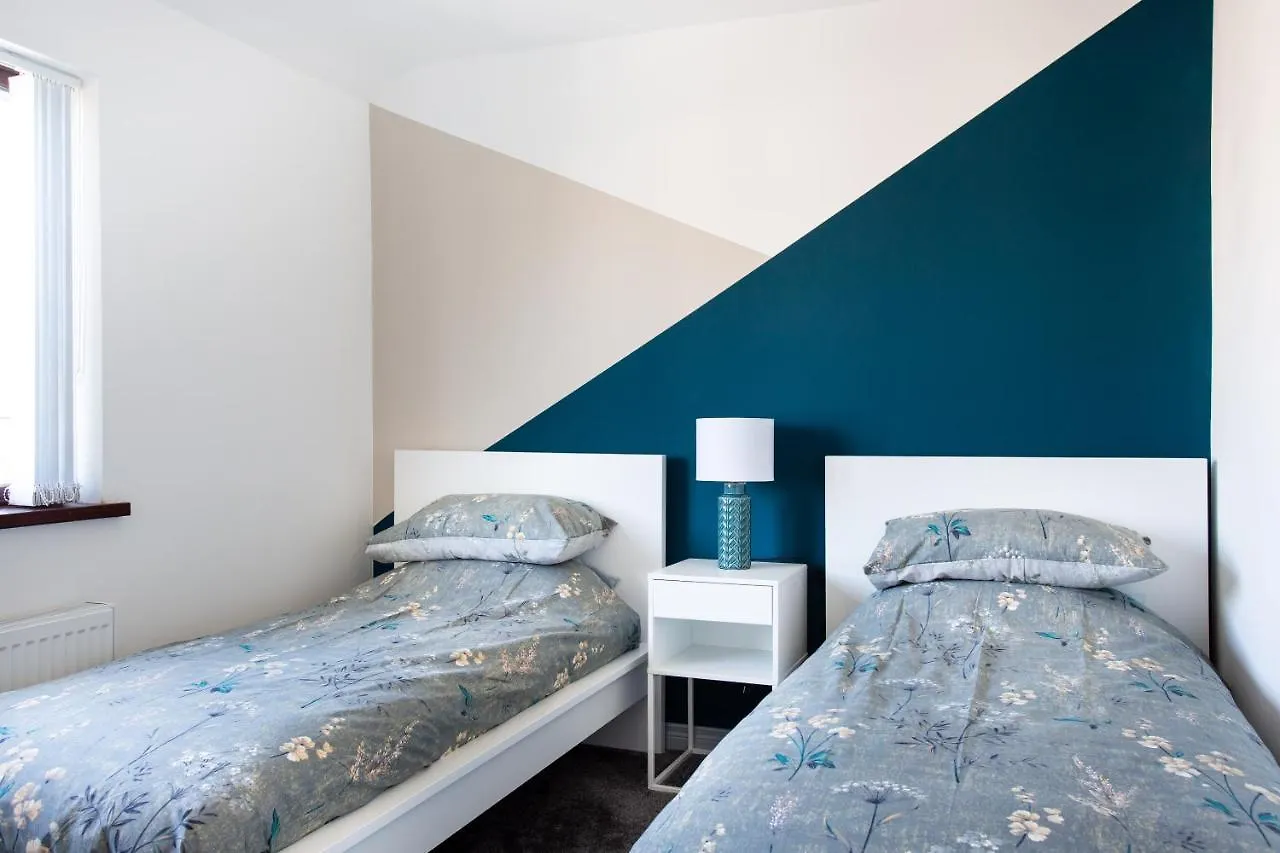 Fully Refurbished North Belfast Home 3 Holiday home