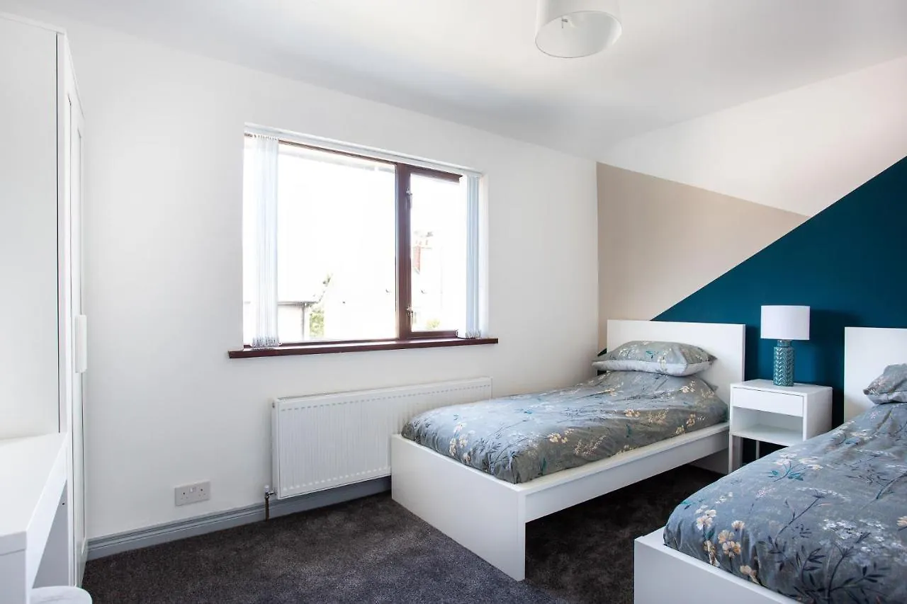Fully Refurbished North Belfast Home 3 0*,  United Kingdom